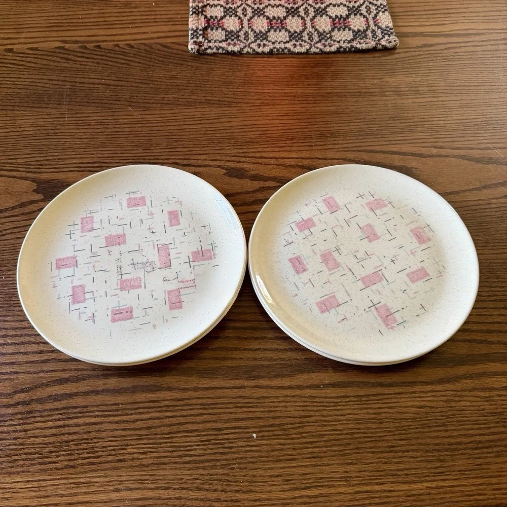 Vtg Vernon Ware Tickled Pink Dinner Plates 10